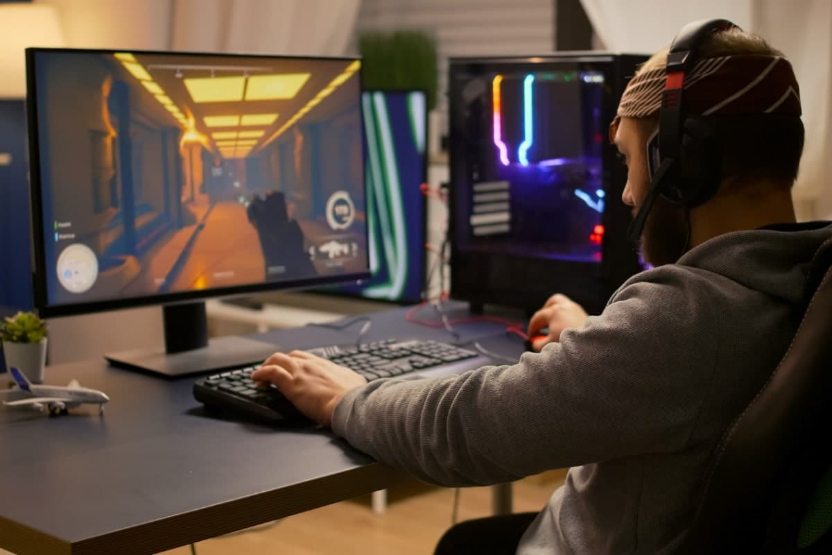 O que devo considerar ao montar meu PC para jogos?