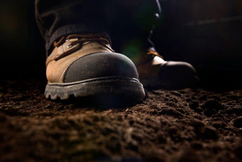 Qual cor de bota é mais versátil e combina com tudo?