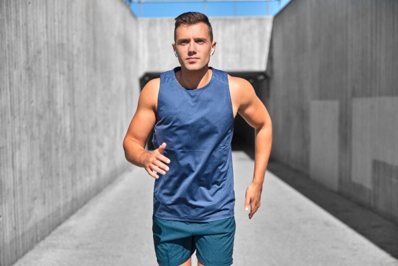 combinar camisetas fitness