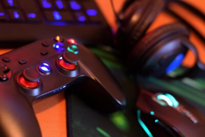 Os melhores jogos de PS4 em 2025: Uma viagem por aventuras e suspense