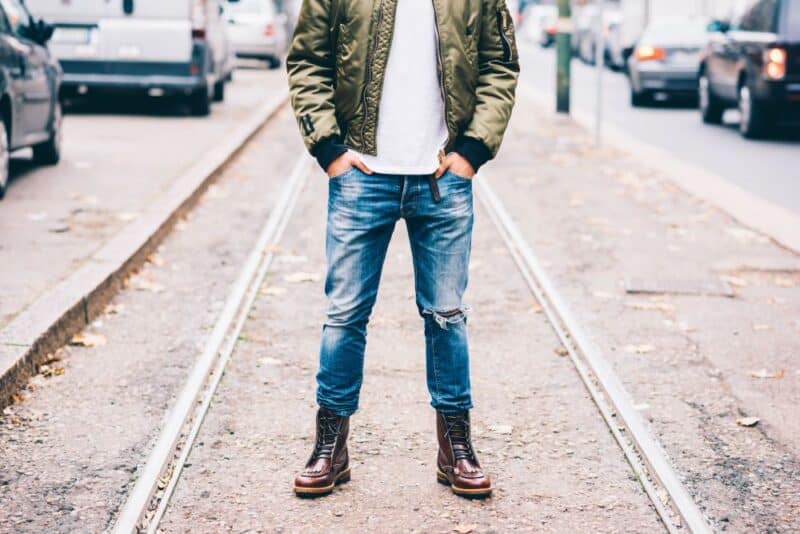 jeans com diferentes looks