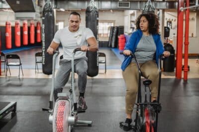 Bicicleta Ergométrica Horizontal: Benefícios, Modelos e Como Escolher