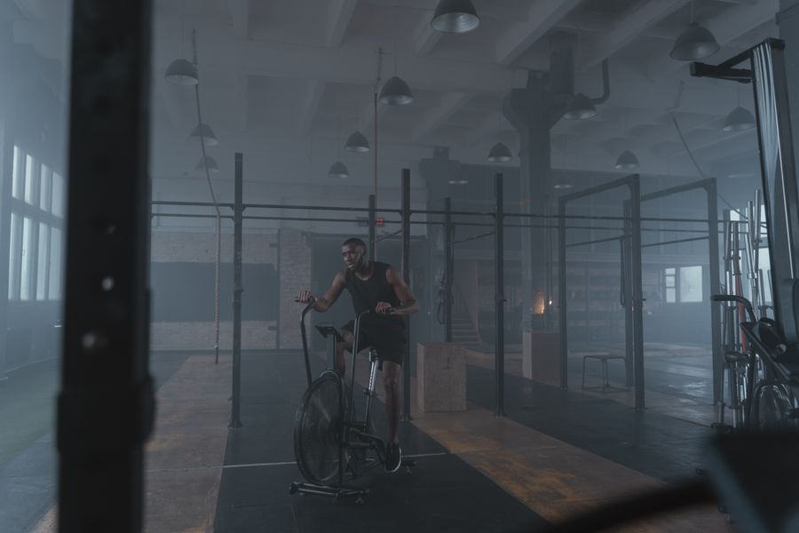 Imagen de Bicicleta Ergométrica: Tipos, Benefícios e Como Escolher a Melhor