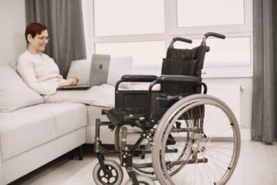 Como adaptar a casa para cadeirantes: dicas práticas e essenciais