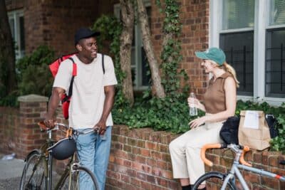 Como escolher o capacete de ciclismo ideal: tipos, ajuste e segurança