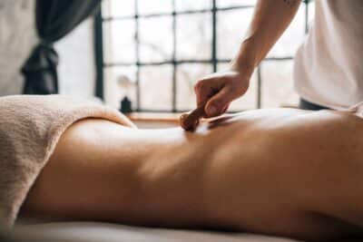 Pistola de Massagem: Benefícios, Como Usar e Cuidados Essenciais
