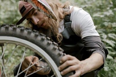 Troca da câmara de ar da bicicleta: passo a passo completo
